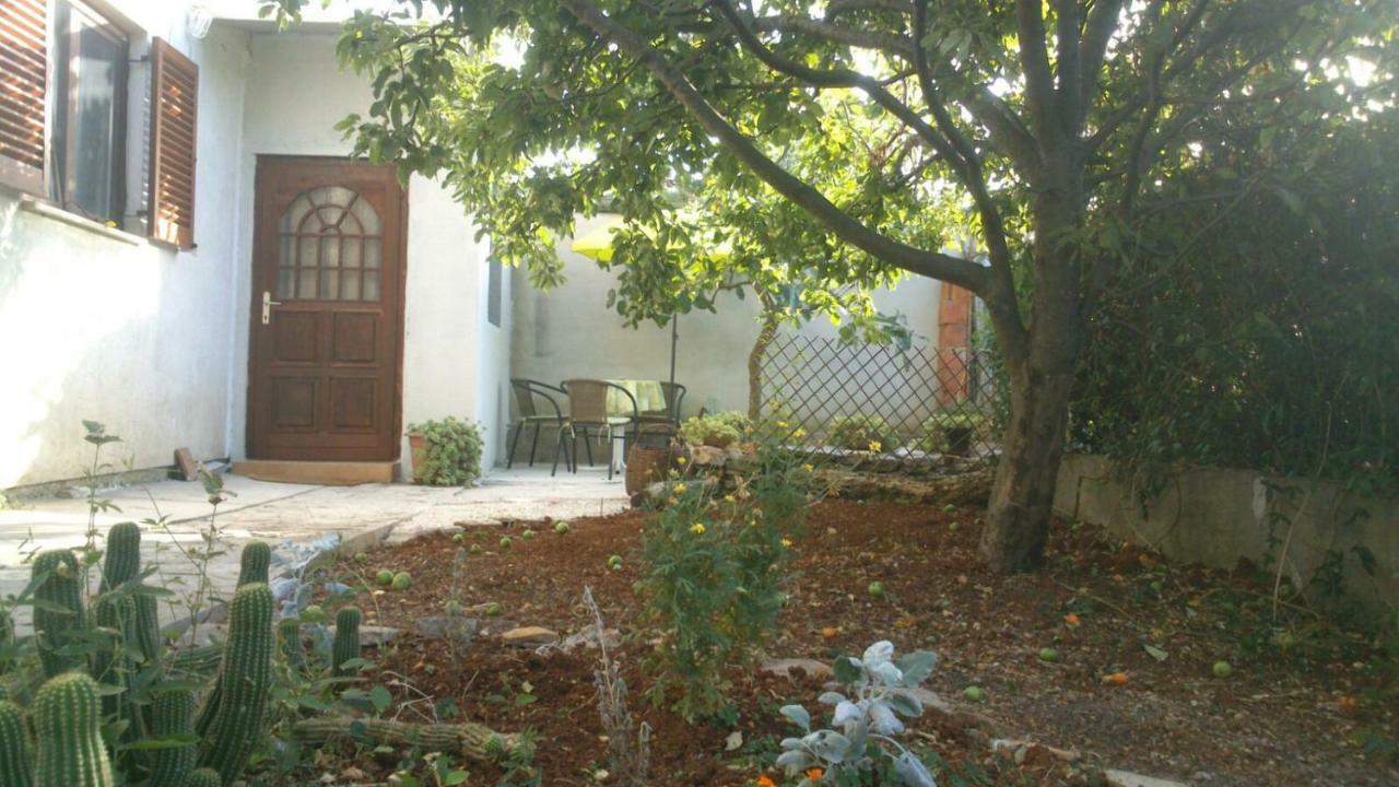 Apartment Bozava - Nena Bagian luar foto